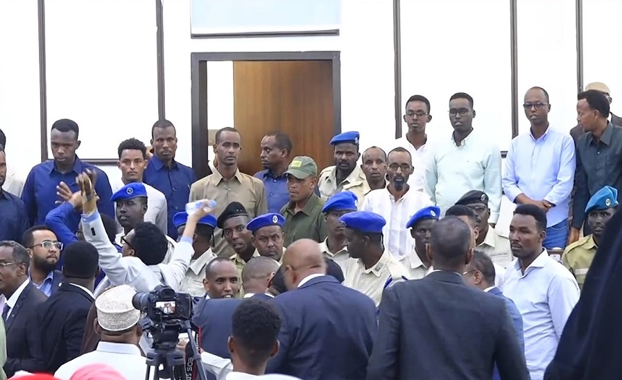 Kulanka oo buuq ku soo dhammaaday.jpg